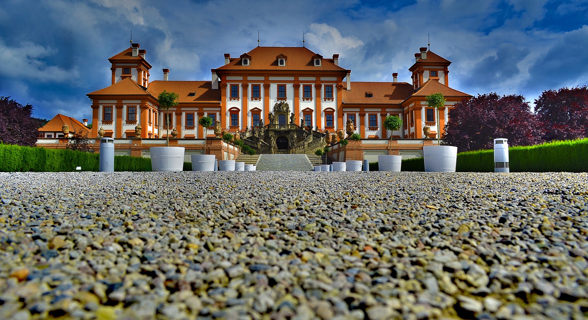 czechy palac trojski praga